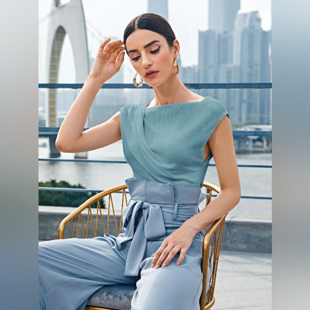SOLID DUSTY BLUE TEE W/RUCHING-SHEIN